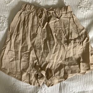 Linen Shorts in Tan